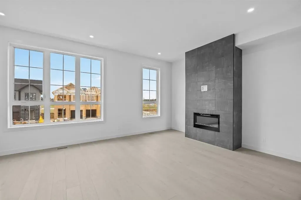 116 Greenwich Drive NW