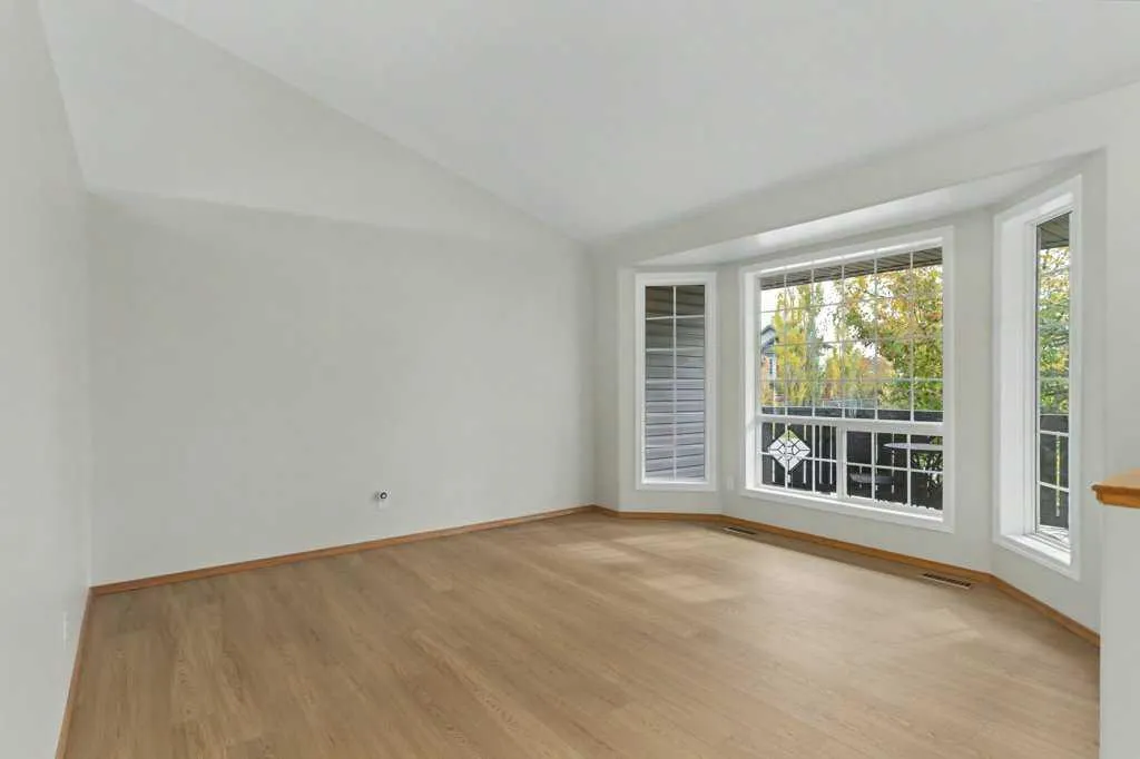 16 Nesbitt Avenue