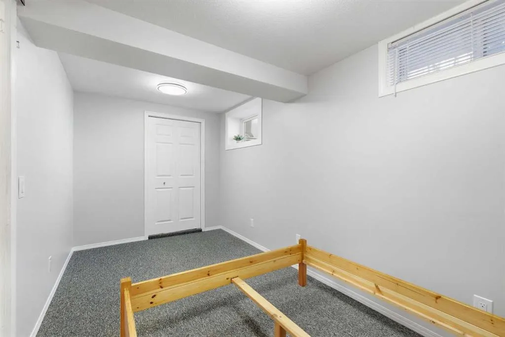 84 Glendale Way