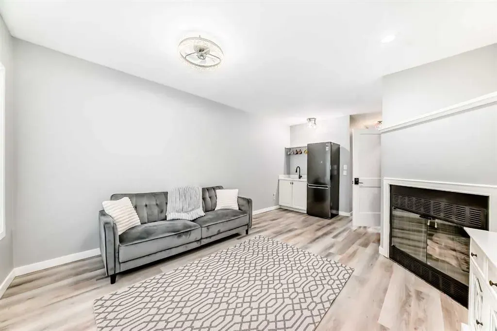 1014 14 Avenue SW #106