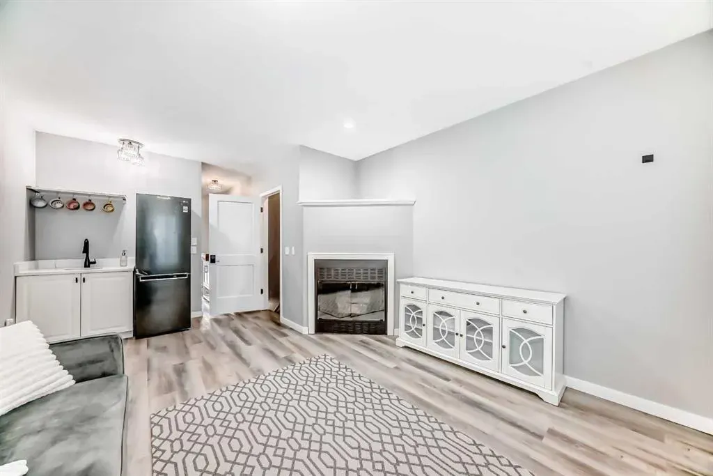 1014 14 Avenue SW #106