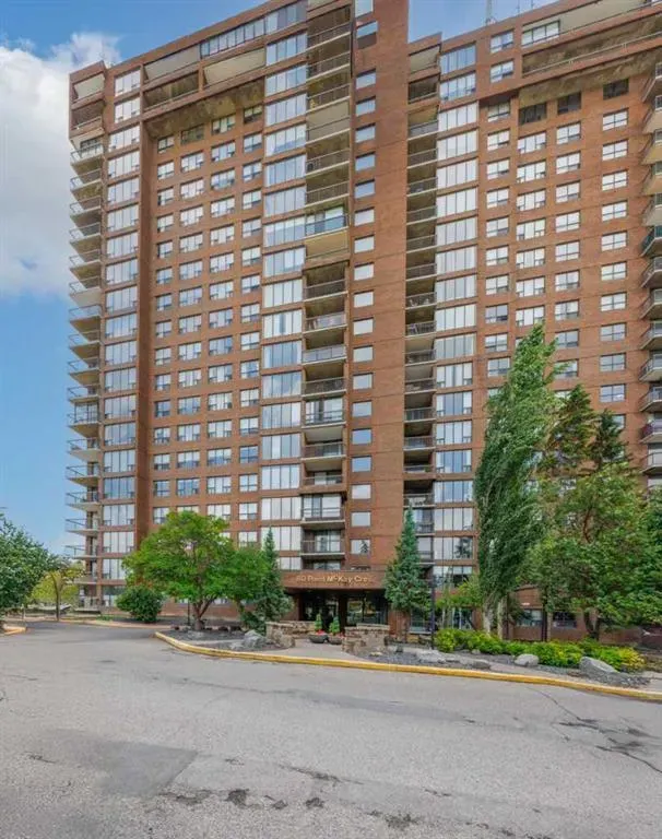 80 Point Mckay Crescent NW #208