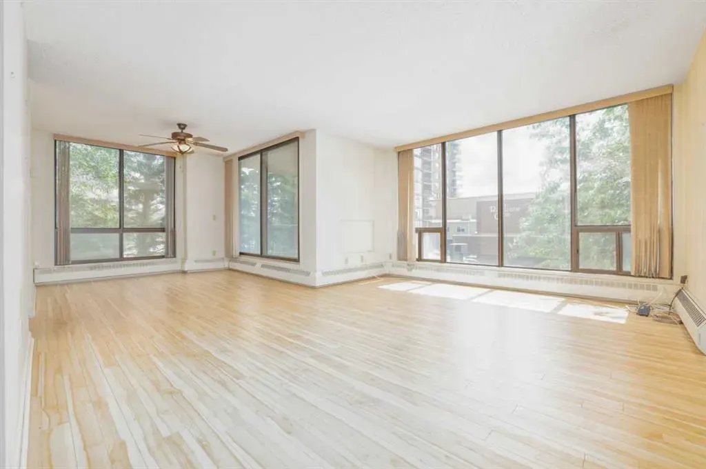 80 Point Mckay Crescent NW #208