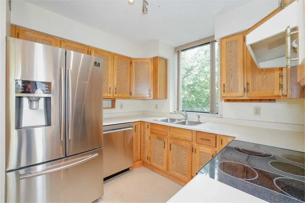 80 Point Mckay Crescent NW #208