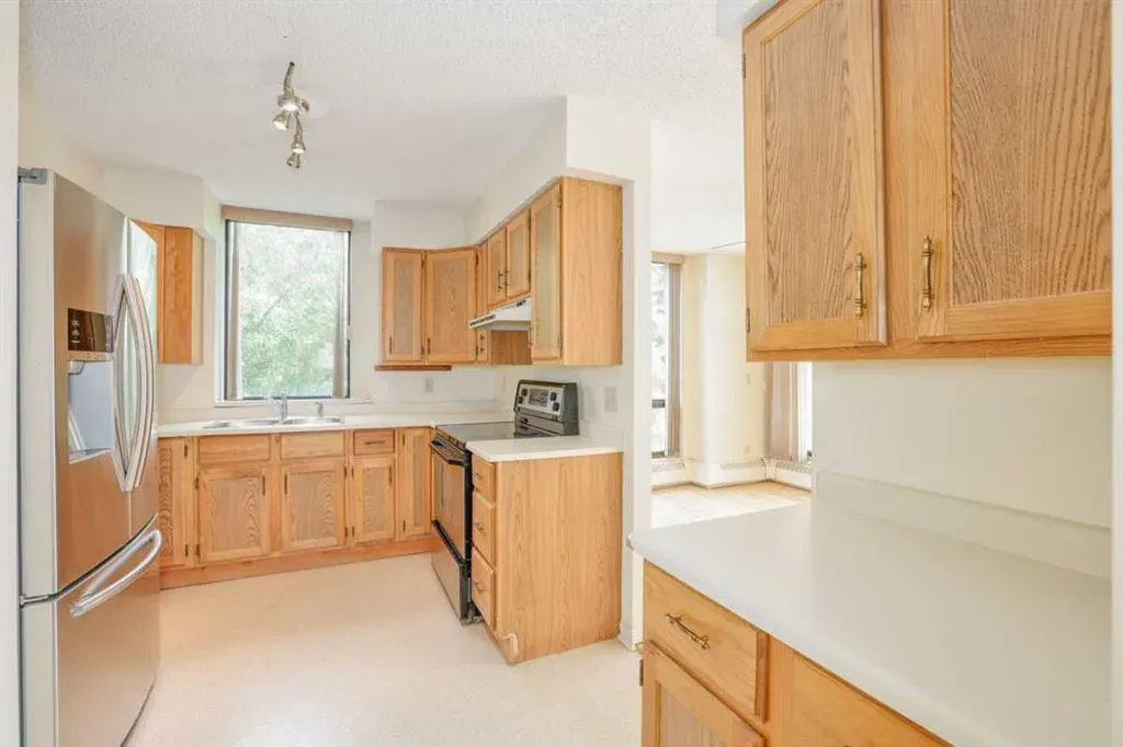 80 Point Mckay Crescent NW #208