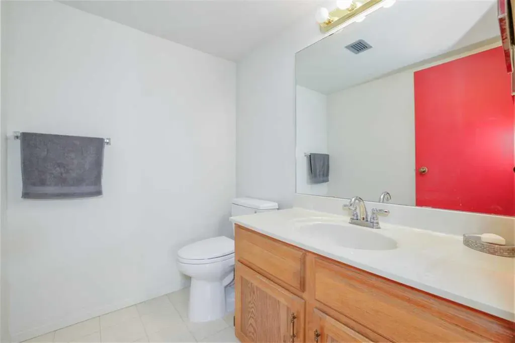 80 Point Mckay Crescent NW #208