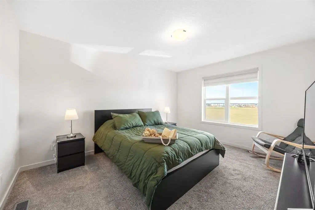 251 Chinook Gate Boulevard SW