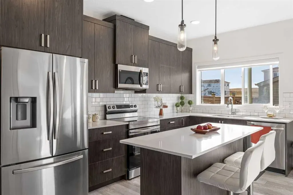 251 Chinook Gate Boulevard SW