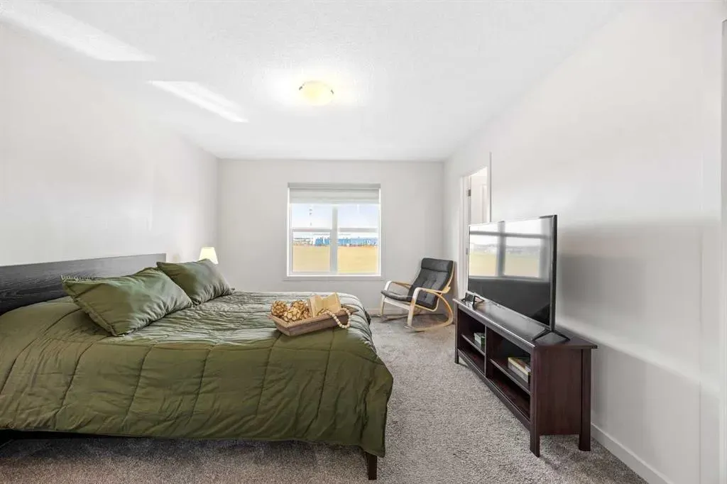 251 Chinook Gate Boulevard SW