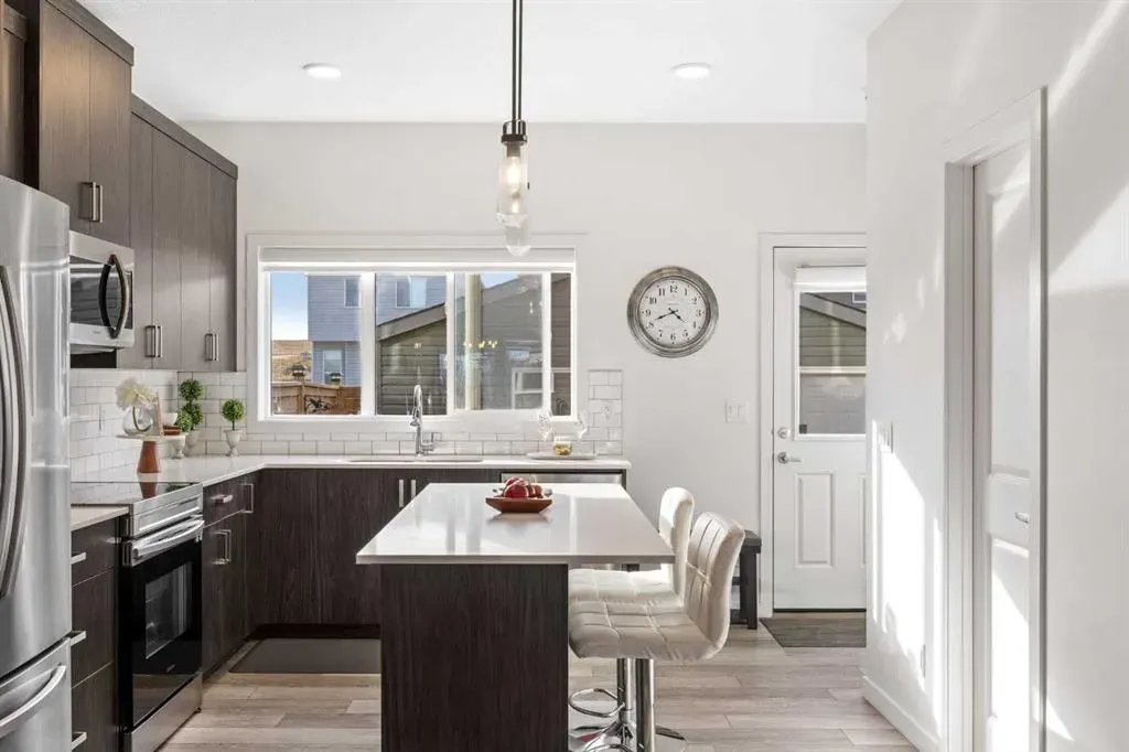251 Chinook Gate Boulevard SW