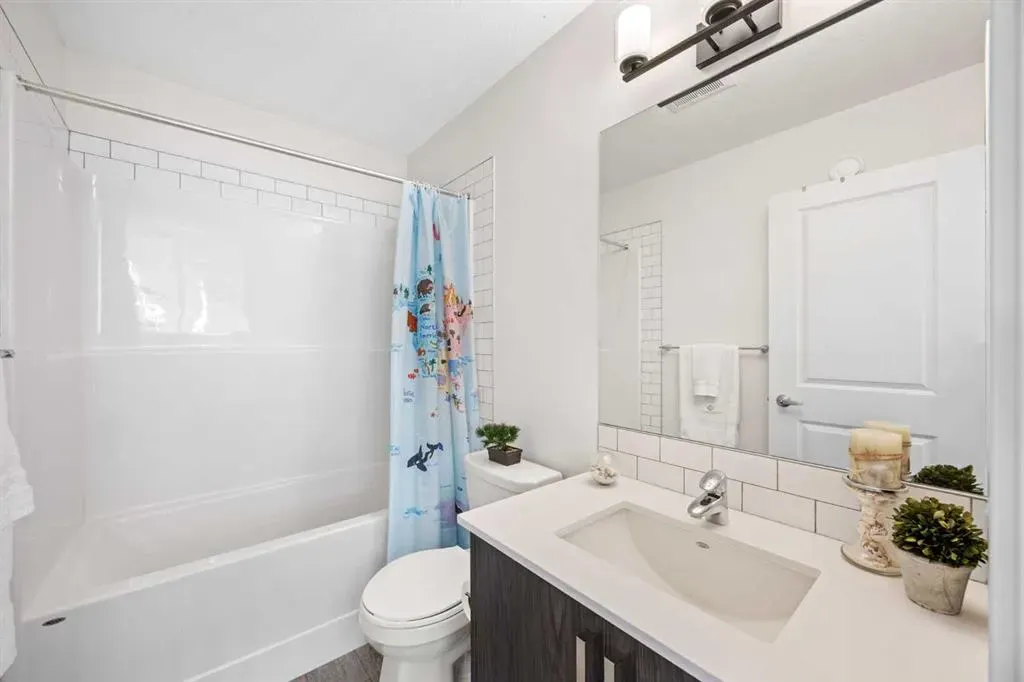 251 Chinook Gate Boulevard SW