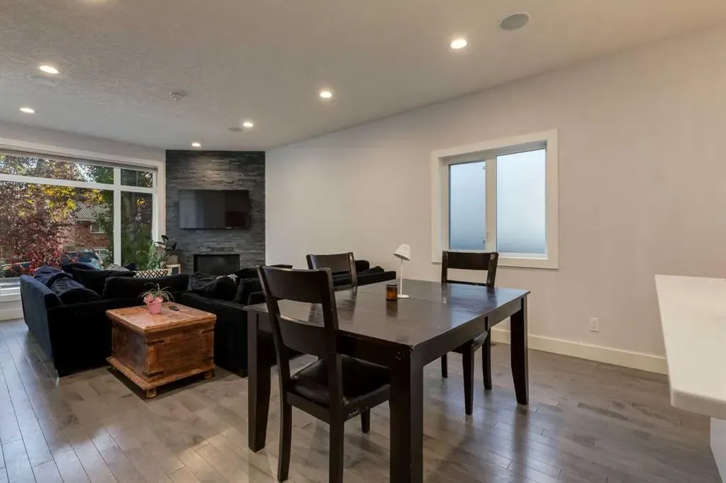 306 12 Avenue NE #1