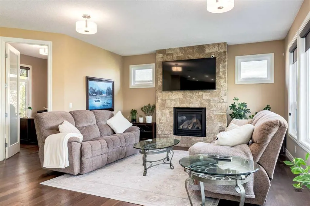 206 Waterside Court