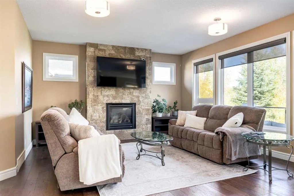 206 Waterside Court