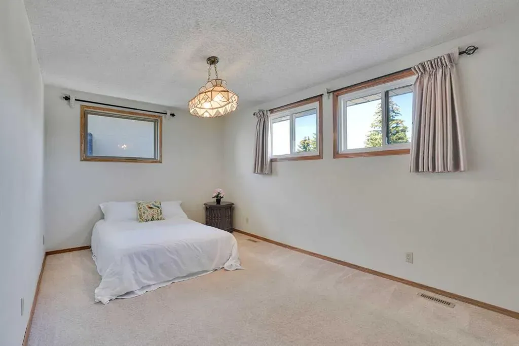 88 Edelweiss Drive NW
