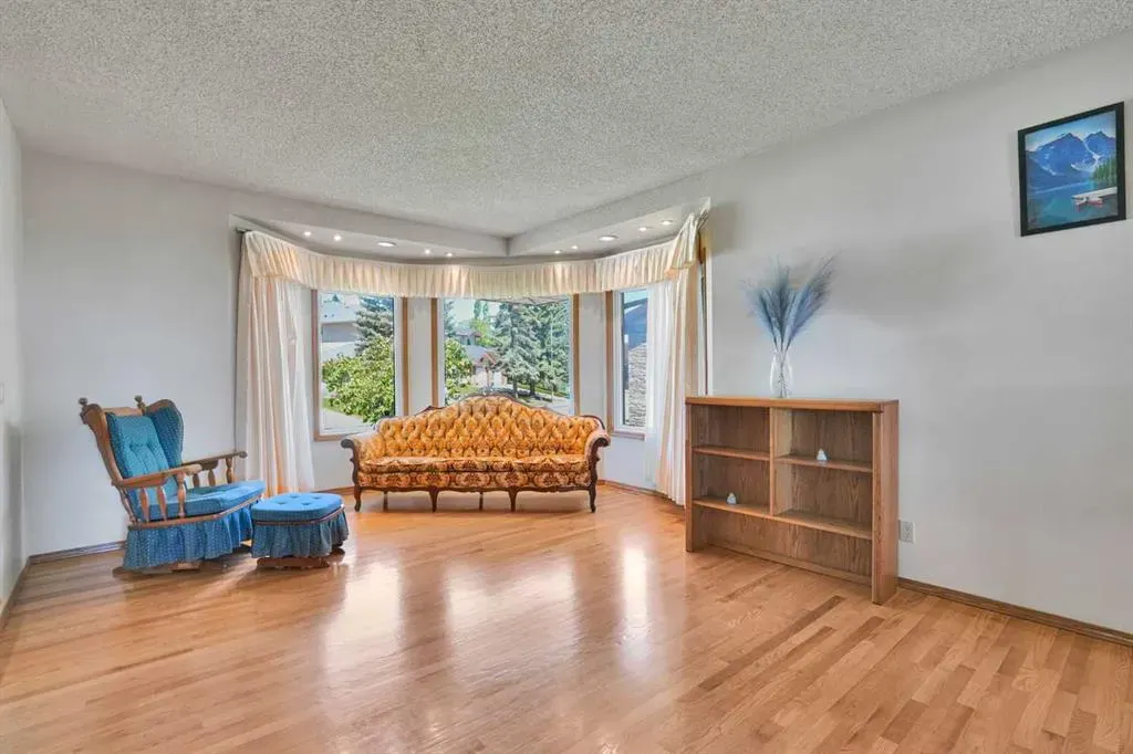 88 Edelweiss Drive NW