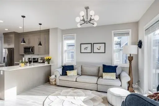 30 Cornerstone Manor NE #204
