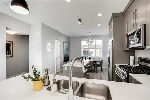 30 Cornerstone Manor NE #204
