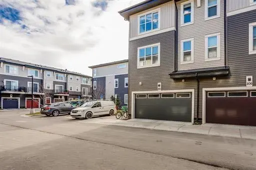 30 Cornerstone Manor NE #204