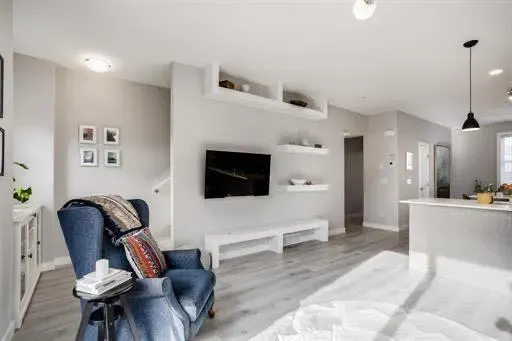 30 Cornerstone Manor NE #204