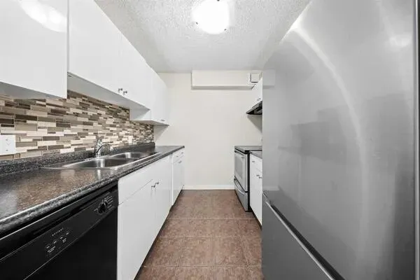 718 12 Avenue SW #305