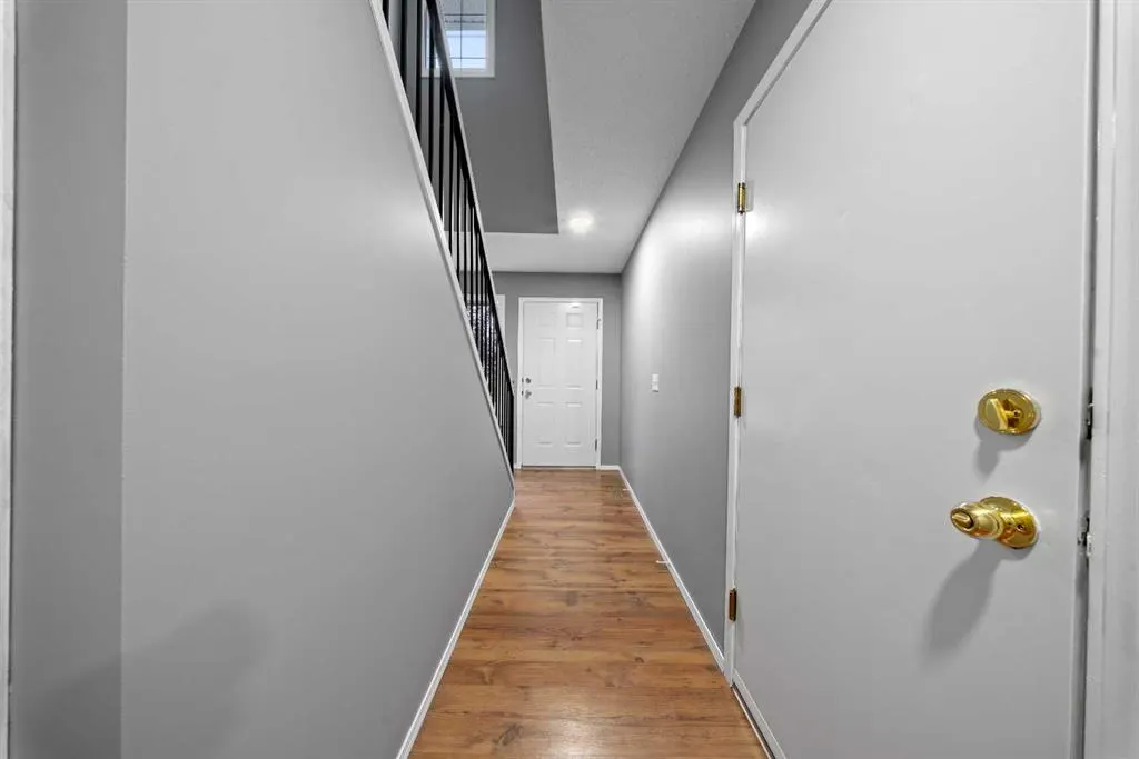 13 Country Hills Rise NW
