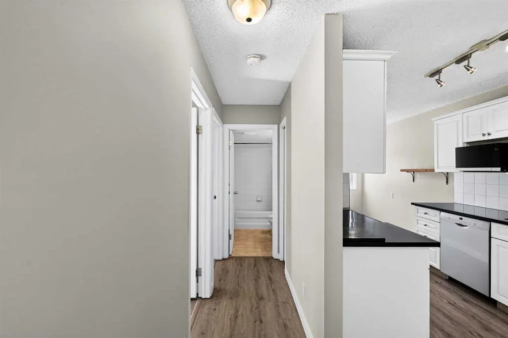 835 19 Avenue SW #105