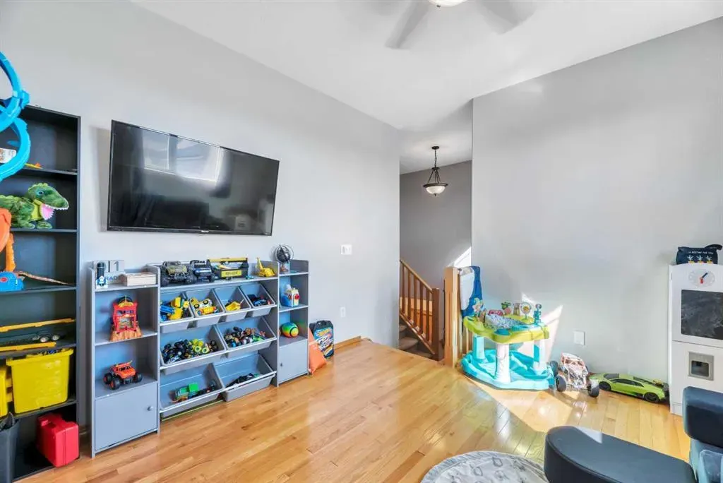 148 Aspen Creek Crescent