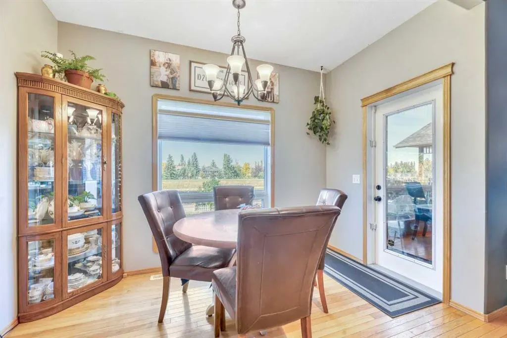 148 Aspen Creek Crescent