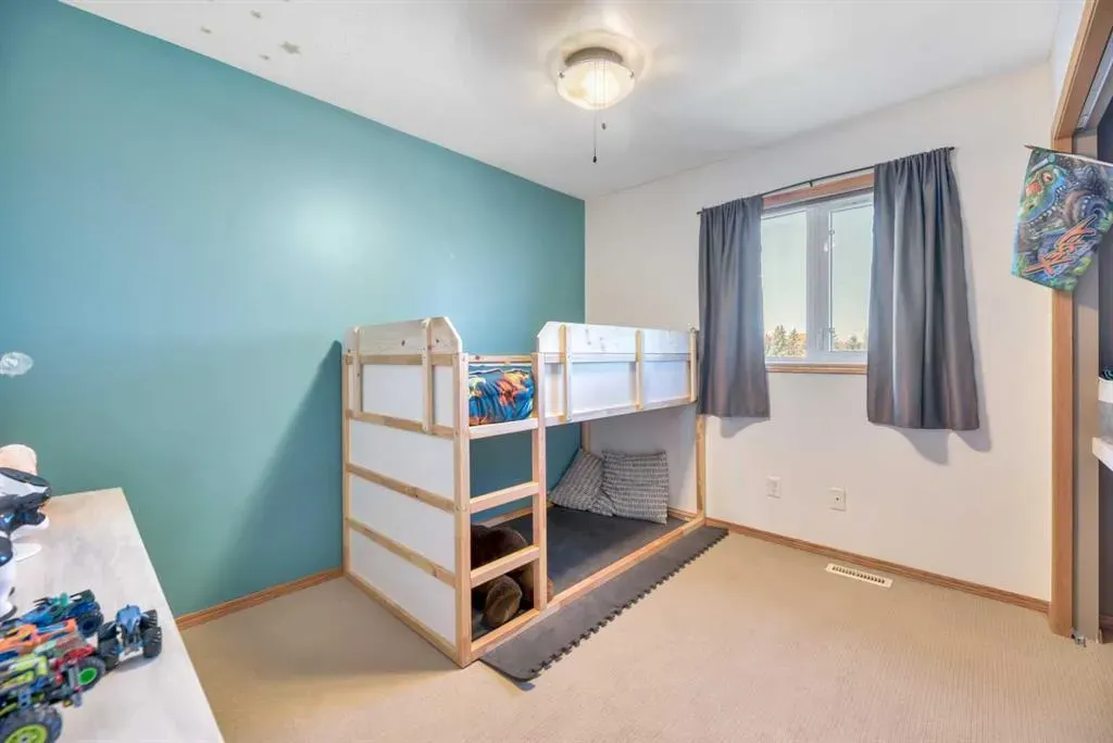 148 Aspen Creek Crescent