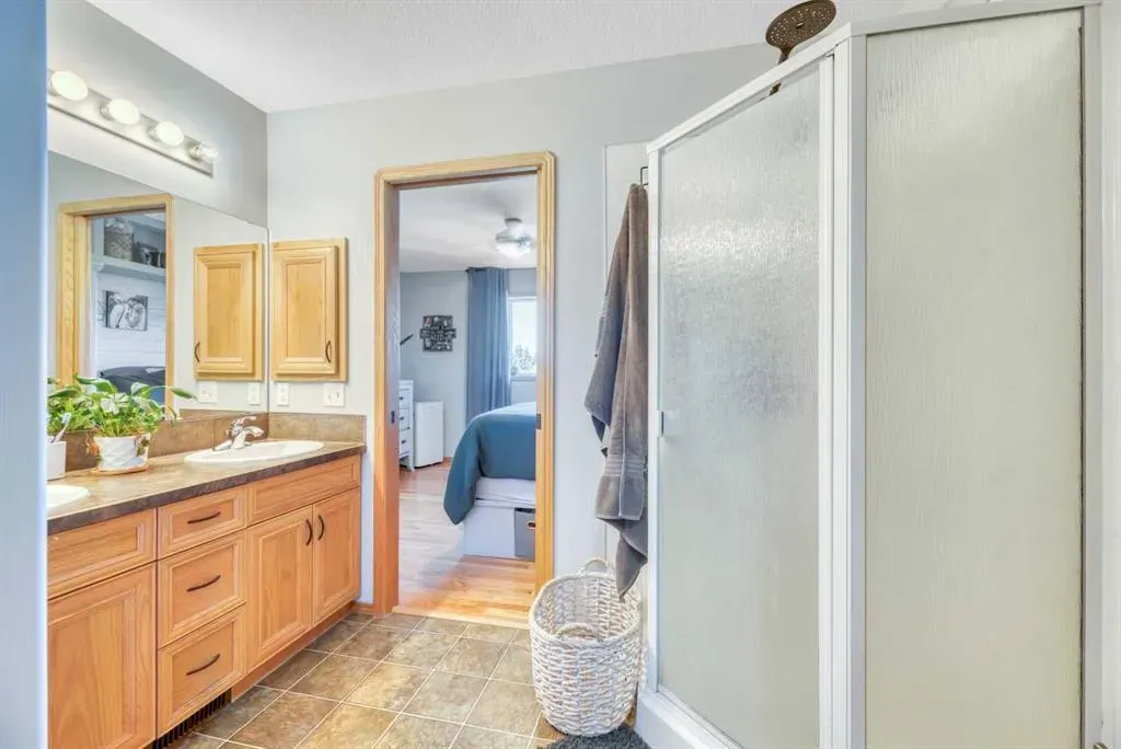 148 Aspen Creek Crescent