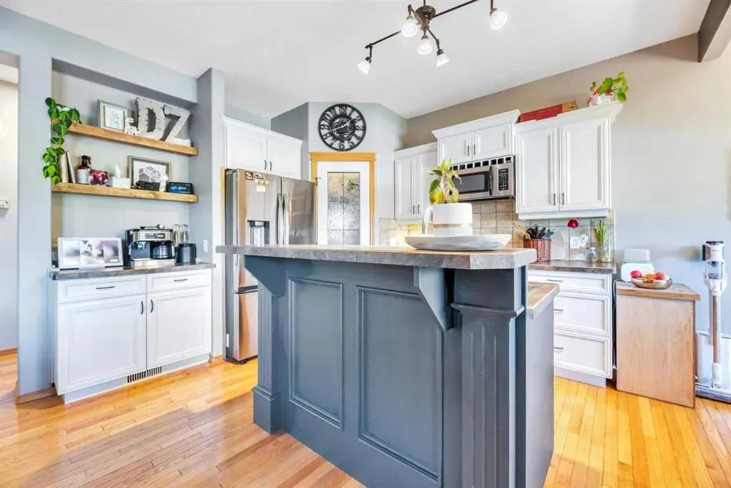 148 Aspen Creek Crescent