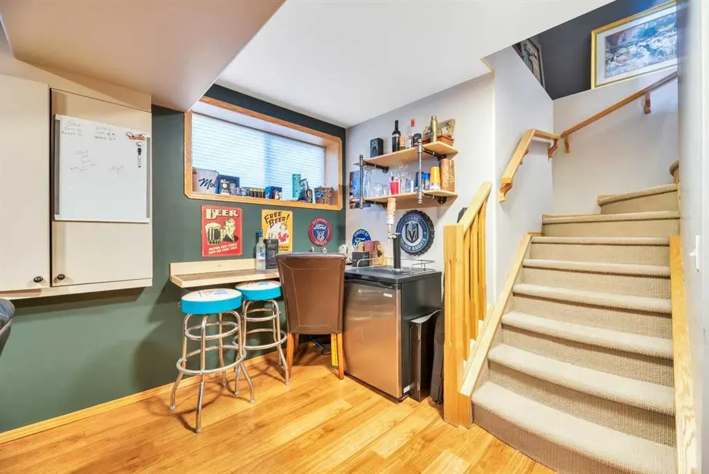 148 Aspen Creek Crescent