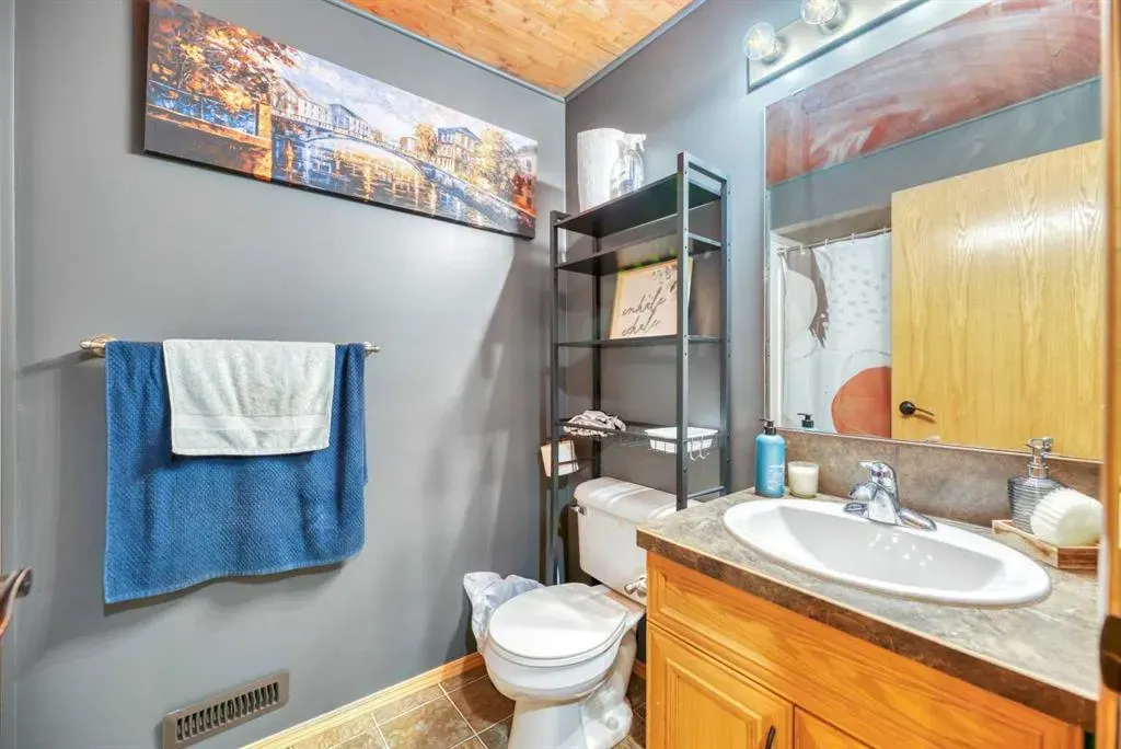 148 Aspen Creek Crescent