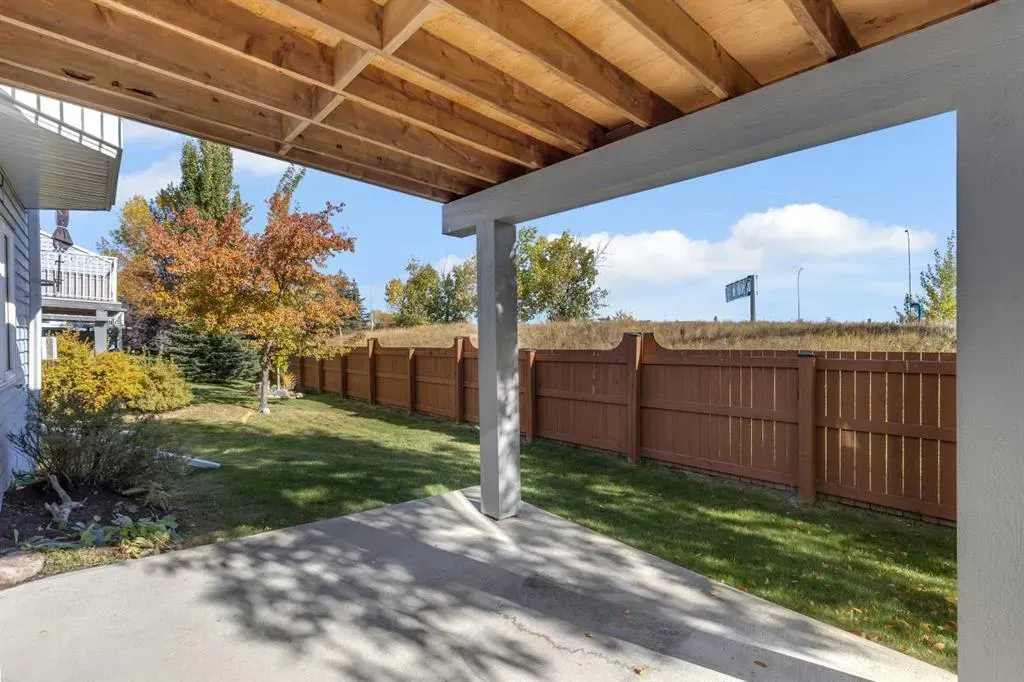 140 Valley Ridge Heights NW