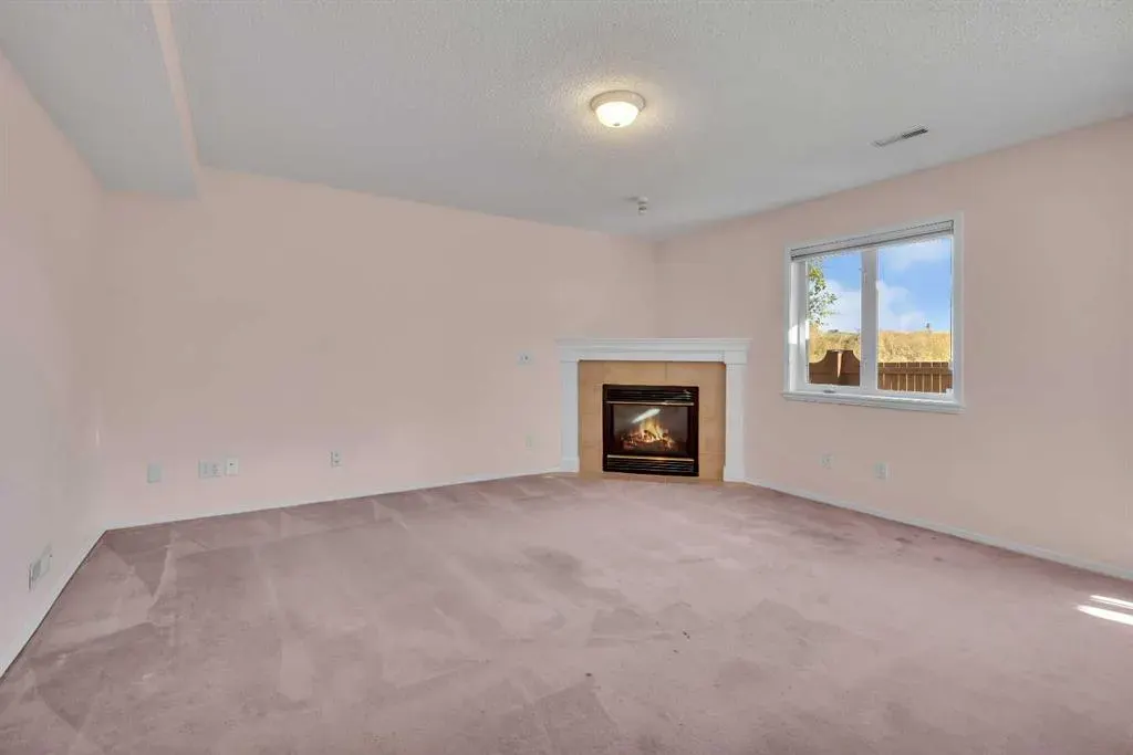 140 Valley Ridge Heights NW