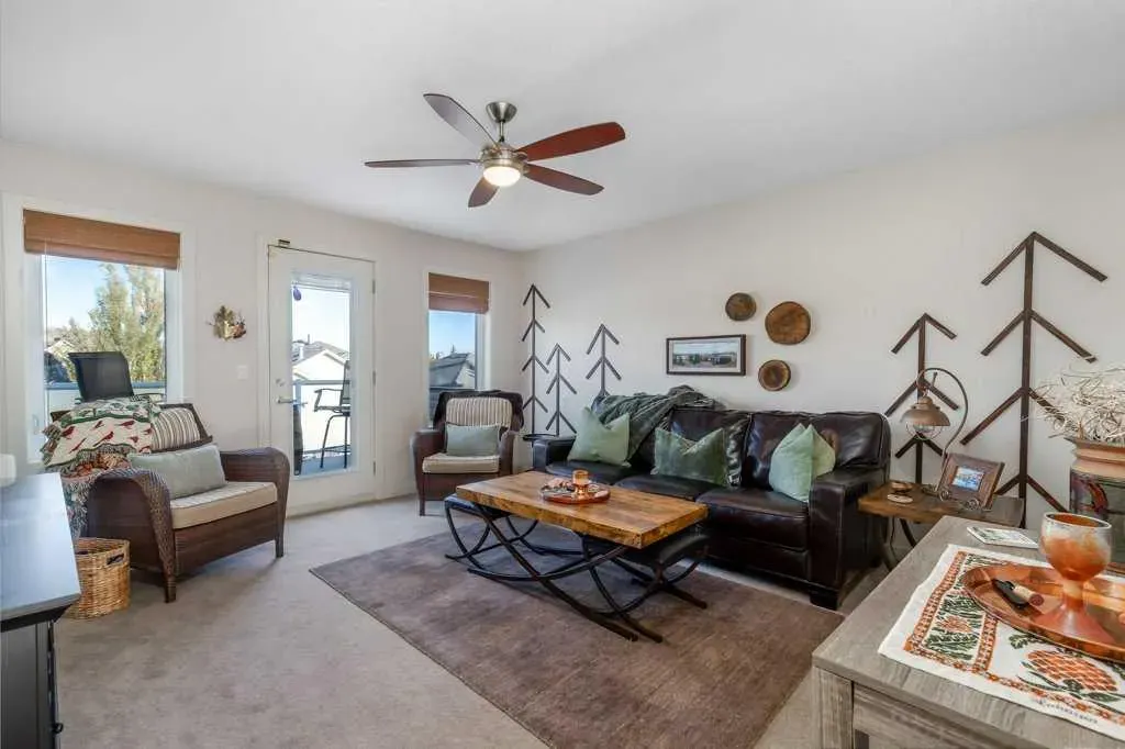 312 Crawford Close