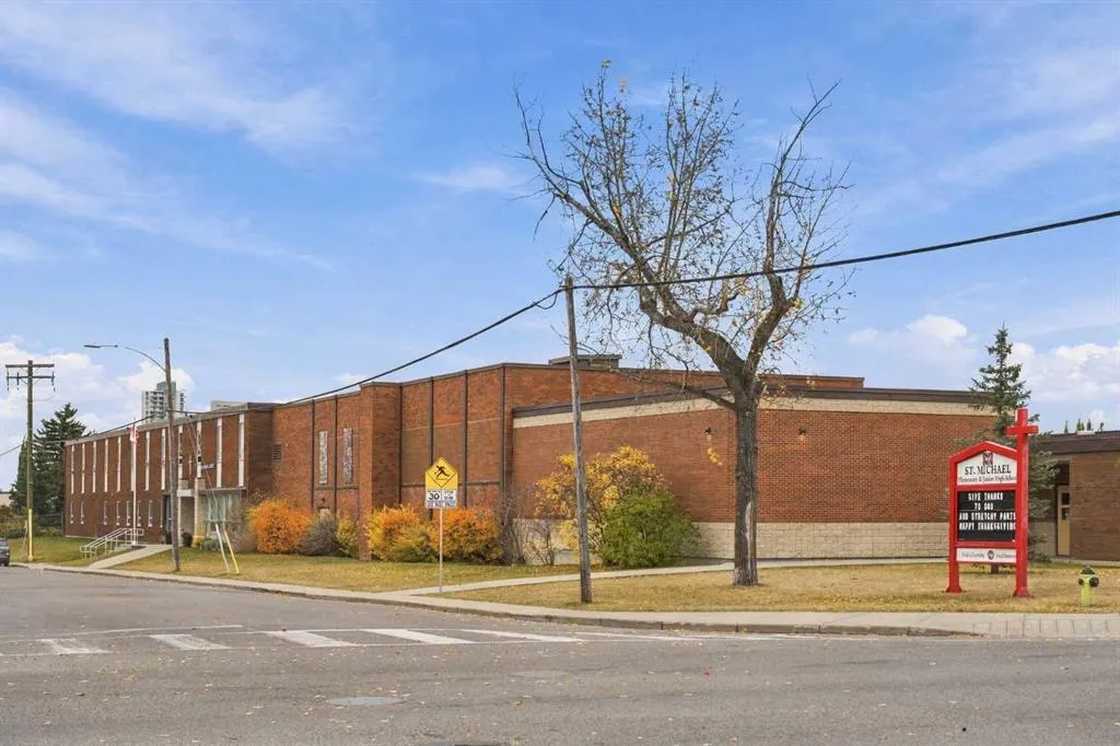 550 Westwood Drive SW #101