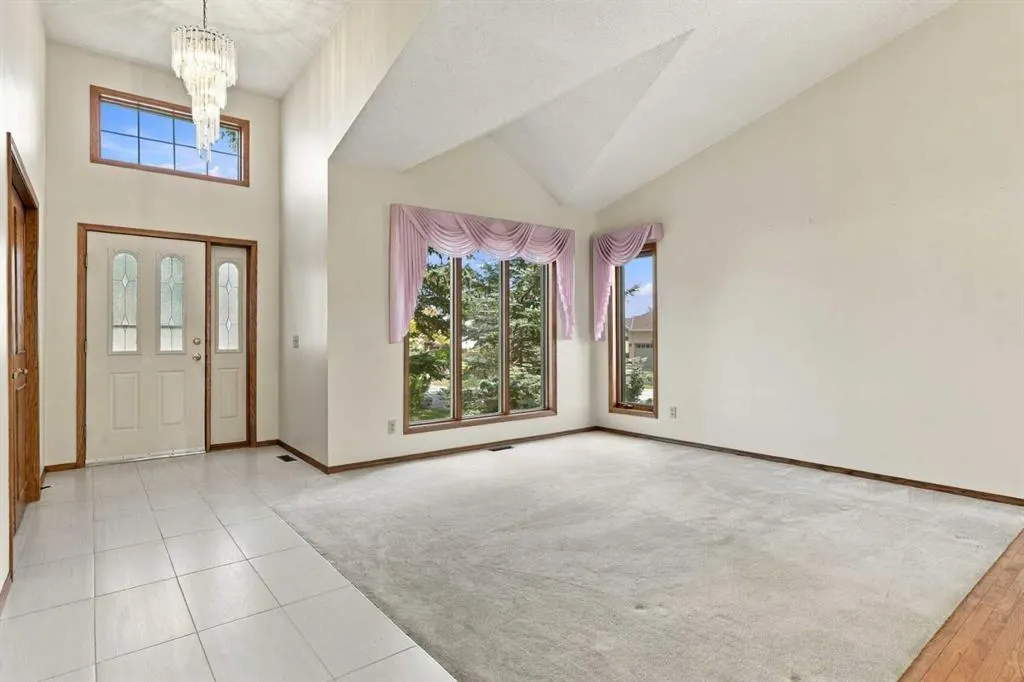51 Edgebrook Circle NW