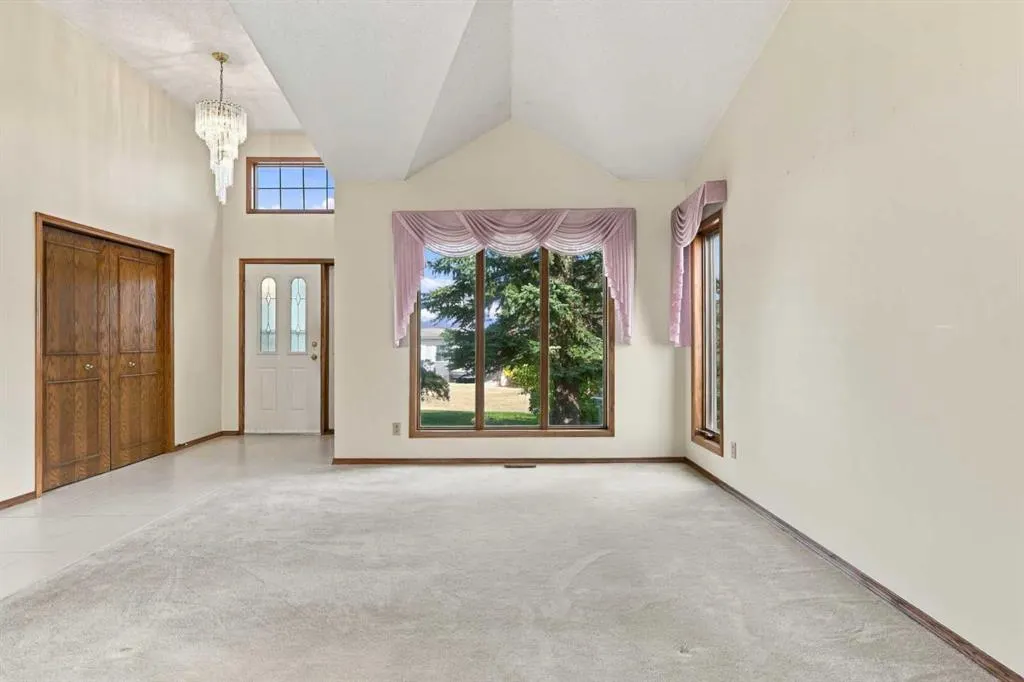 51 Edgebrook Circle NW