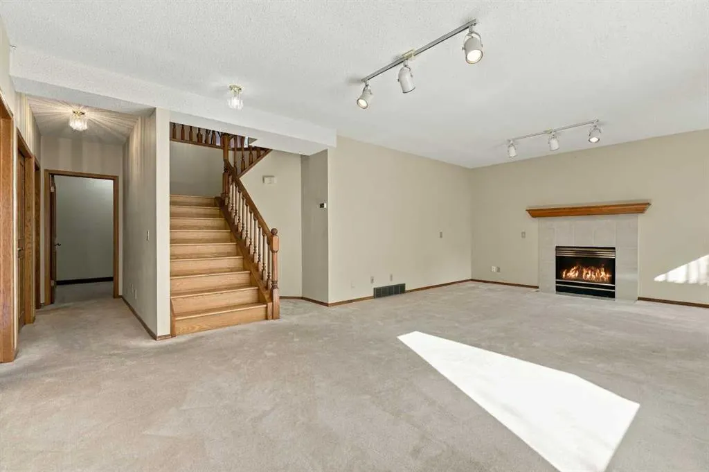 51 Edgebrook Circle NW