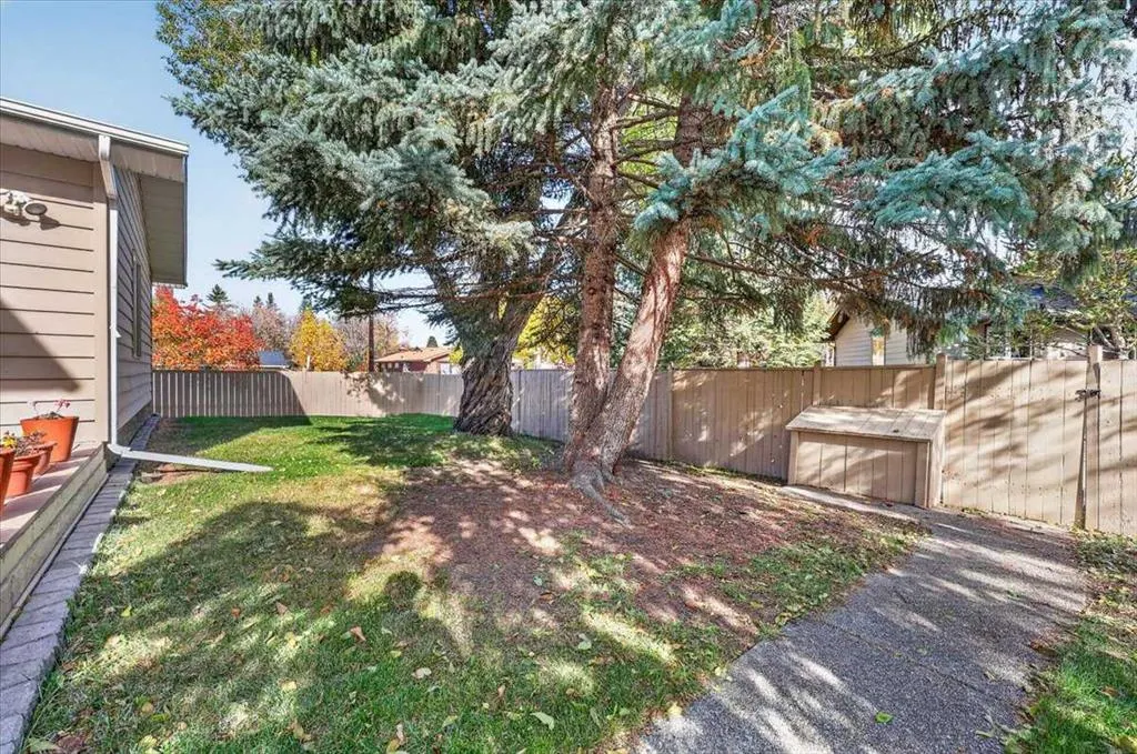 316 Parkland Way SE