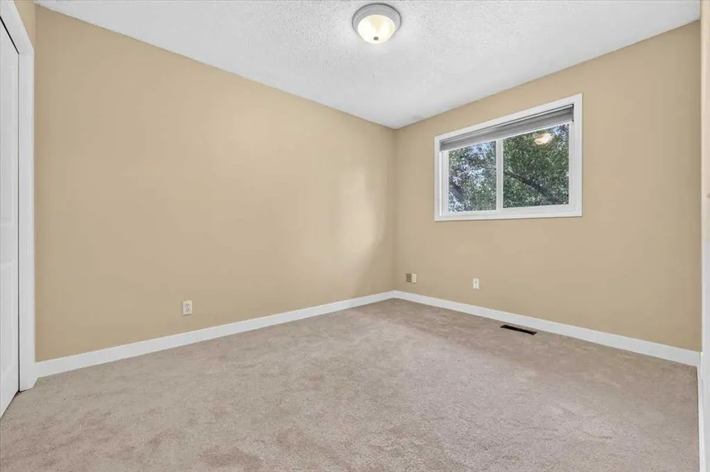 316 Parkland Way SE