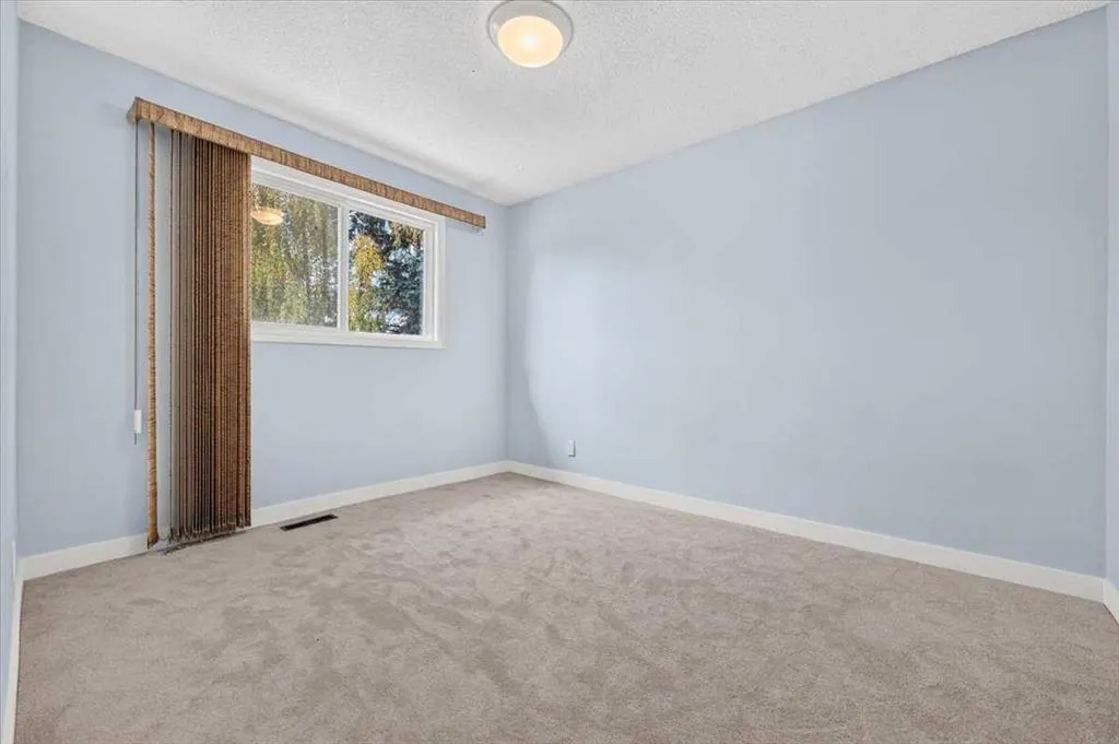 316 Parkland Way SE