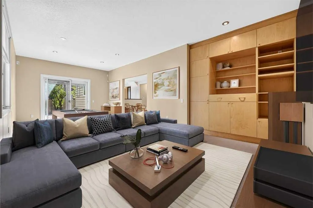 316 Parkland Way SE