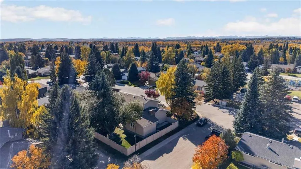316 Parkland Way SE