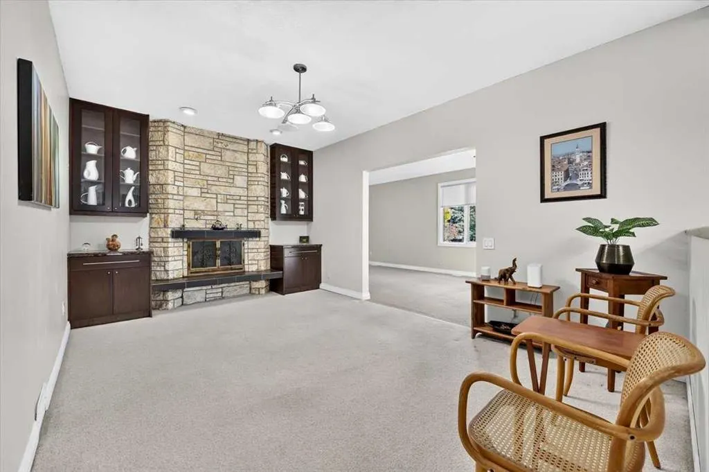 316 Parkland Way SE