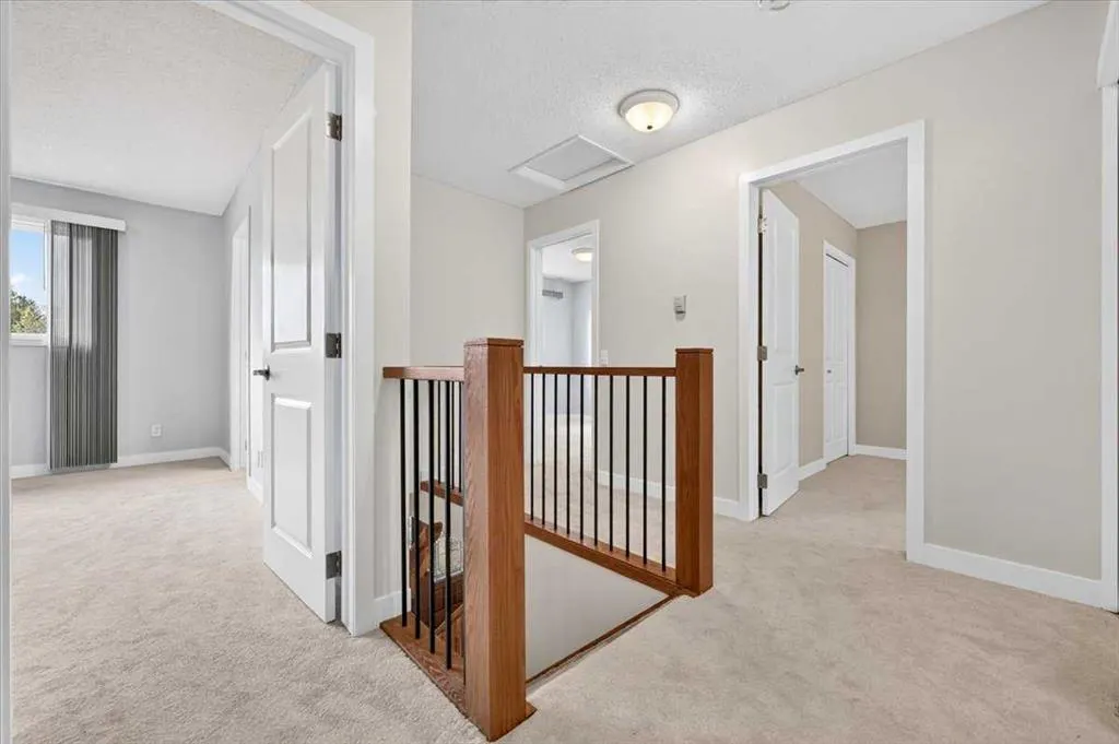 316 Parkland Way SE