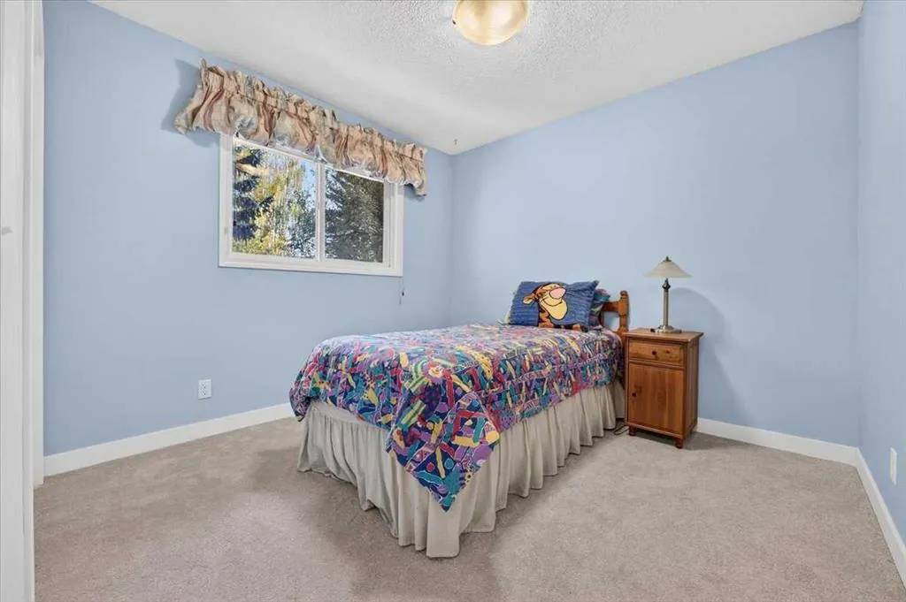 316 Parkland Way SE