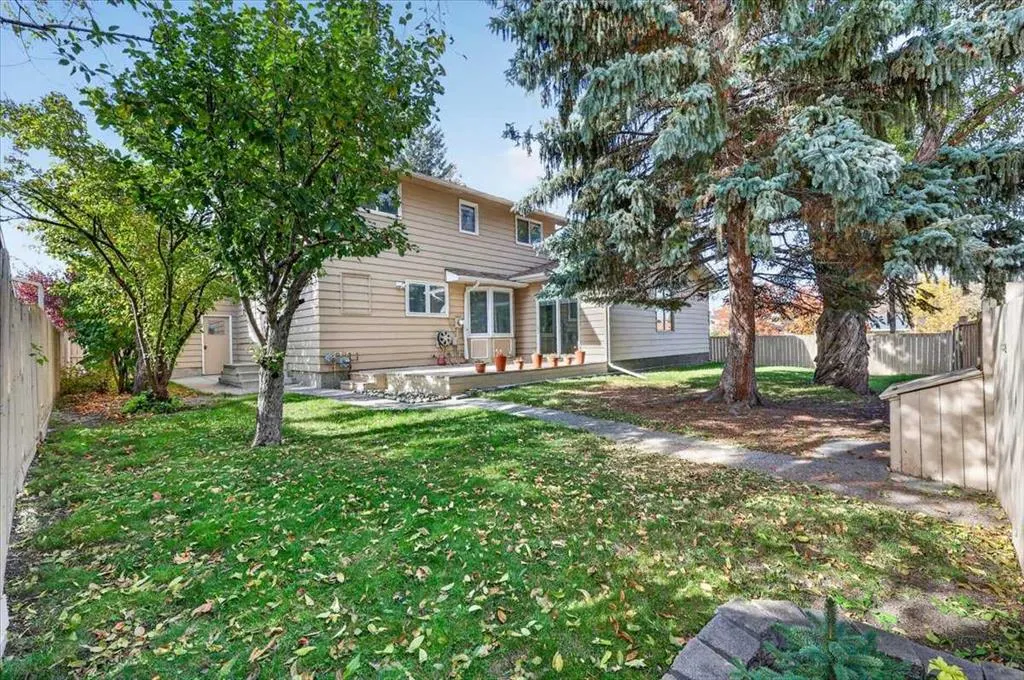 316 Parkland Way SE